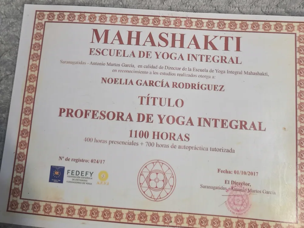 Título de Profesora de Yoga Integral, 1100 horas, de la escuela Mahashakti